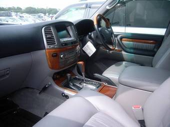 2005 Toyota Land Cruiser Cygnus Photos