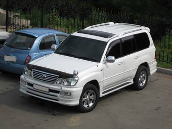 2005 Toyota Land Cruiser Cygnus Photos