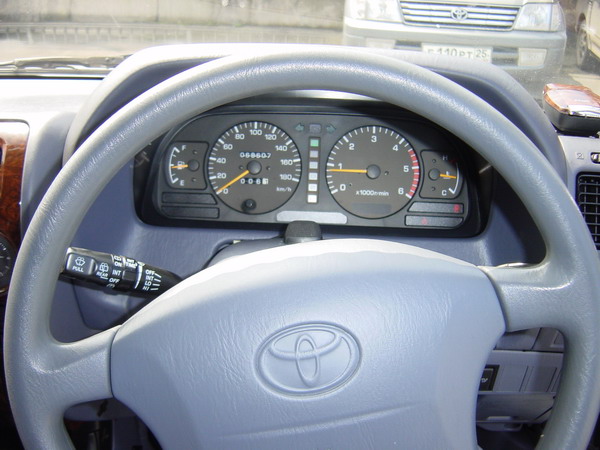 1998 Toyota Land Cruiser Prado Pictures