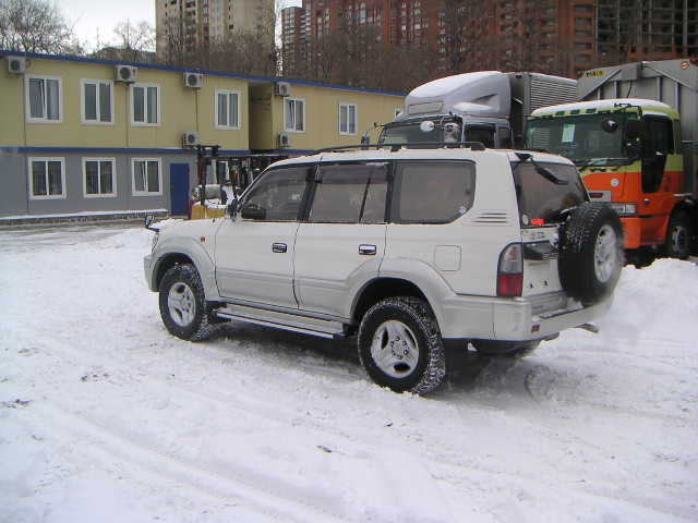 2001 Toyota Land Cruiser Prado Images