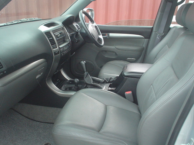 2002 Toyota Land Cruiser Prado Pictures