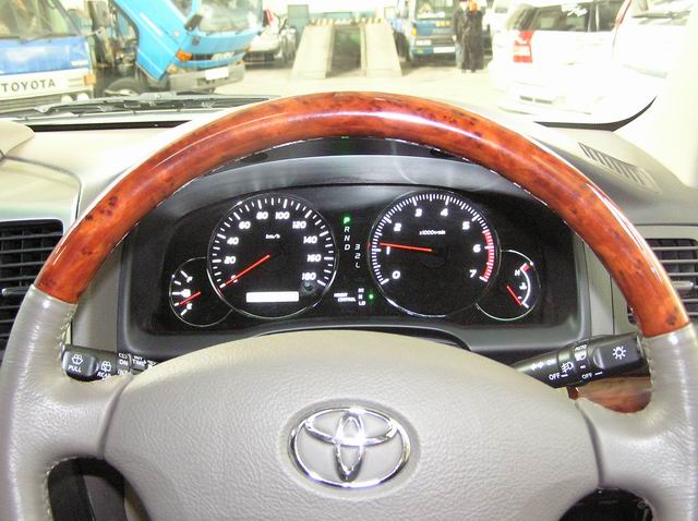 2002 Toyota Land Cruiser Prado Pics