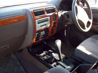 2002 Toyota Land Cruiser Prado Pics