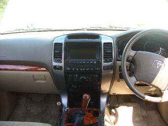 2002 Toyota Land Cruiser Prado Pics