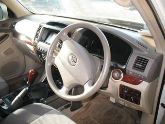 2002 Toyota Land Cruiser Prado Pics