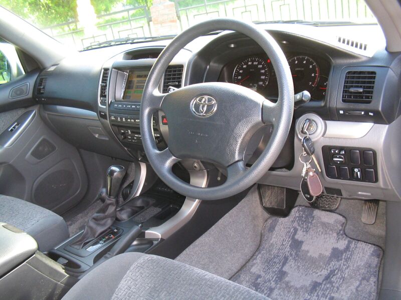 2003 Toyota Land Cruiser Prado Images