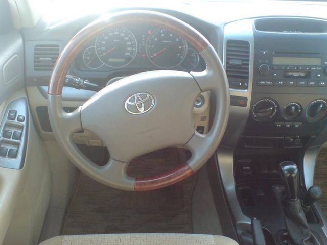 2004 Toyota Land Cruiser Prado