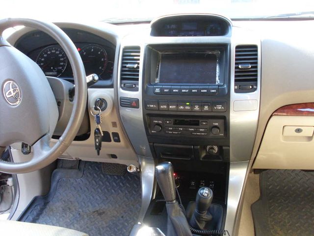 2004 Toyota Land Cruiser Prado