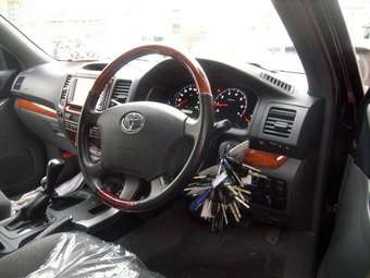 2004 Toyota Land Cruiser Prado Pictures