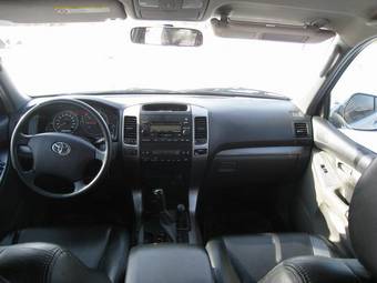 2004 Toyota Land Cruiser Prado Pictures