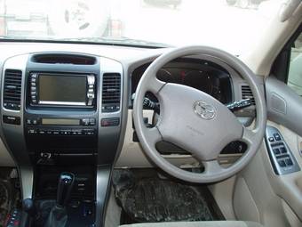 2004 Toyota Land Cruiser Prado Pics