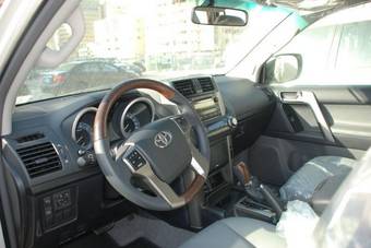 2010 Toyota Land Cruiser Prado Photos