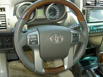 2010 Toyota Land Cruiser Prado Pictures