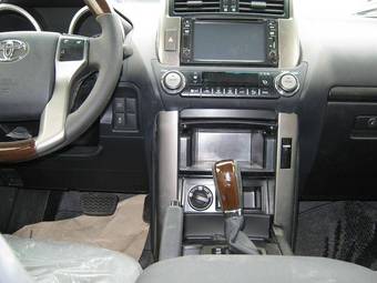 2010 Toyota Land Cruiser Prado Pictures