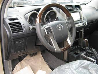 2010 Toyota Land Cruiser Prado Pictures