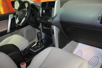 2011 Toyota Land Cruiser Prado Pictures
