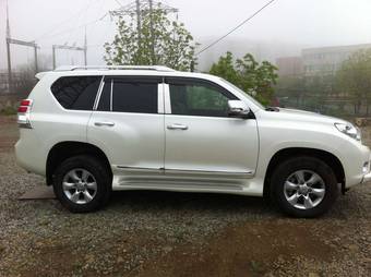 2011 Toyota Land Cruiser Prado Pictures