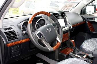 2012 Toyota Land Cruiser Prado Pictures