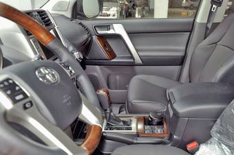 2012 Toyota Land Cruiser Prado Photos