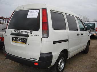 2002 Toyota Lite Ace Photos