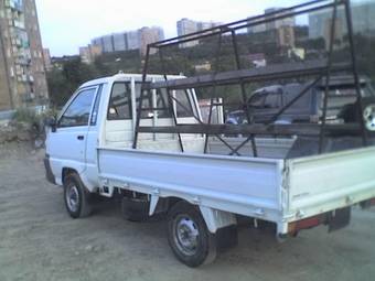 2002 Toyota Lite Ace Pictures