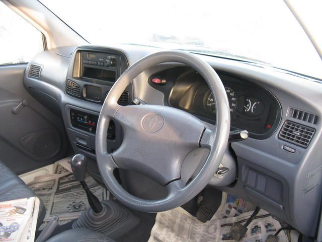 2004 Toyota Lite Ace