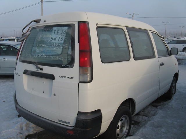 2004 Toyota Lite Ace