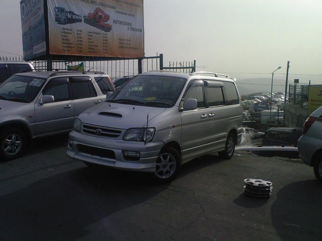 1999 Toyota Lite Ace Noah