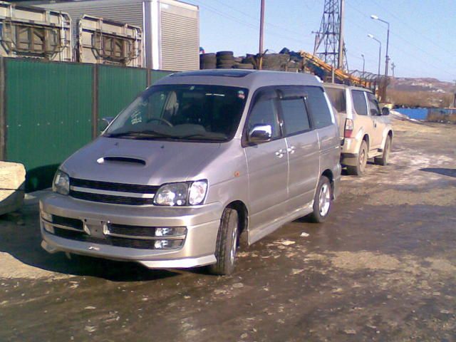 1999 Toyota Lite Ace Noah