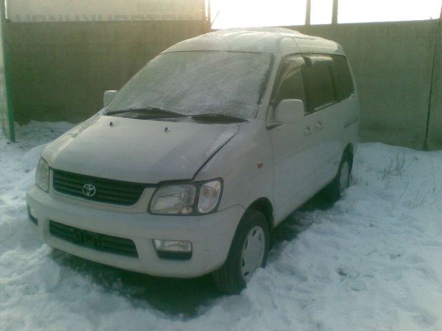 1999 Toyota Lite Ace Noah