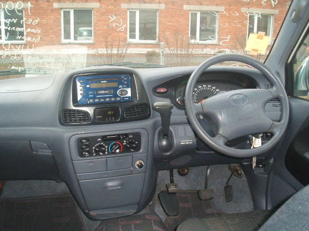 1999 Toyota Lite Ace Noah