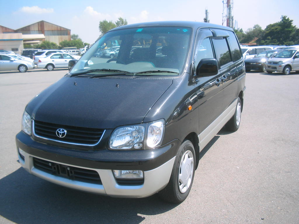 2000 Toyota Lite Ace Noah