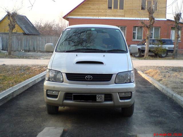 2000 Toyota Lite Ace Noah