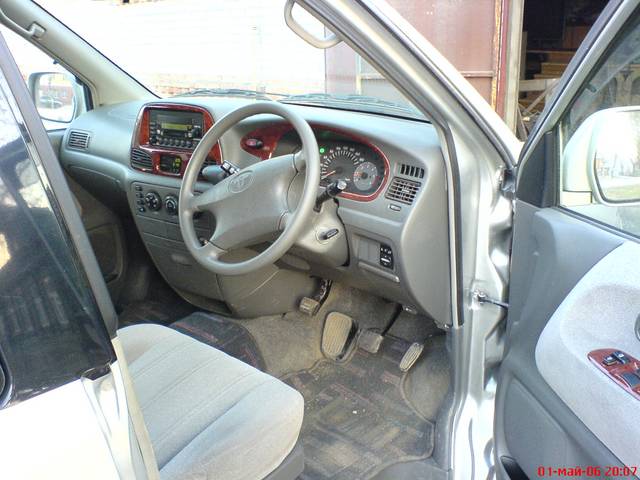 2000 Toyota Lite Ace Noah