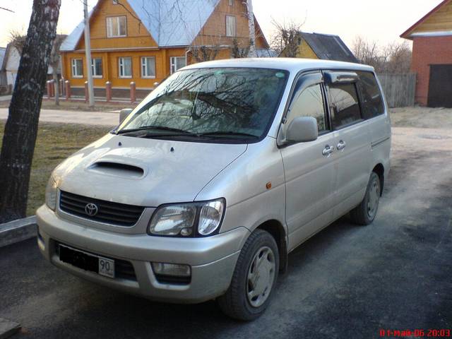 2000 Toyota Lite Ace Noah