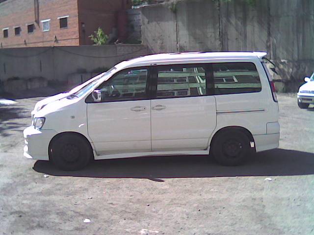 2000 Toyota Lite Ace Noah