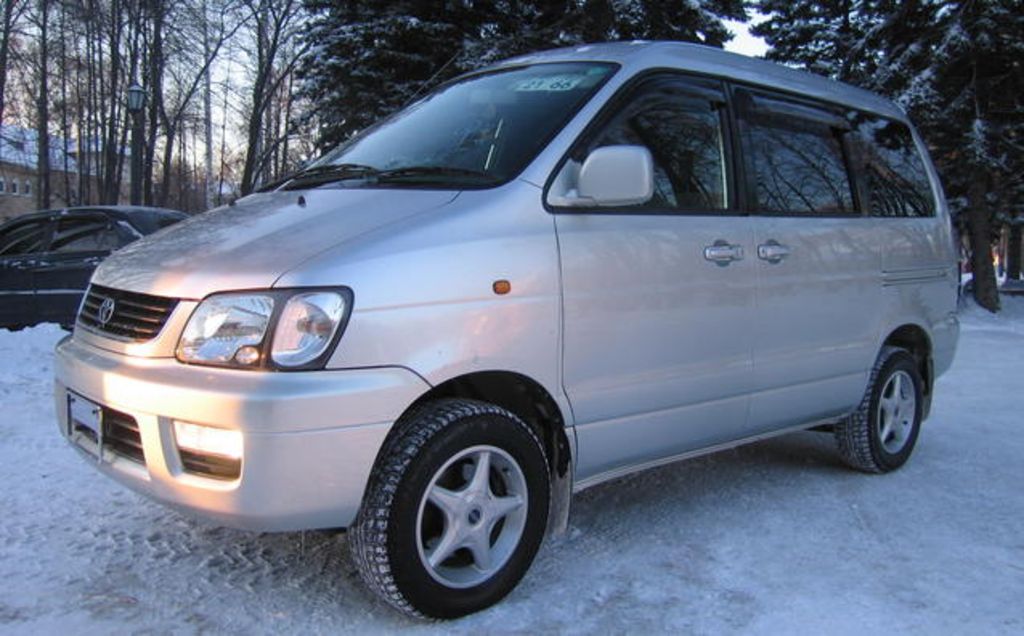 2000 Toyota Lite Ace Noah