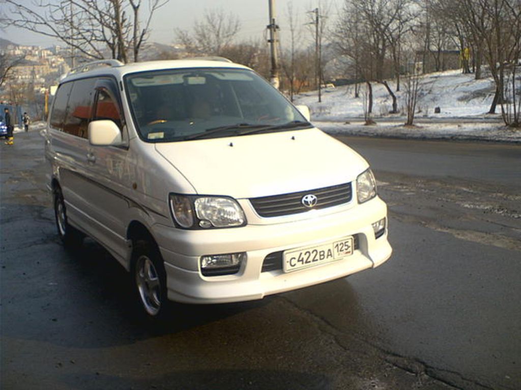 2000 Toyota Lite Ace Noah
