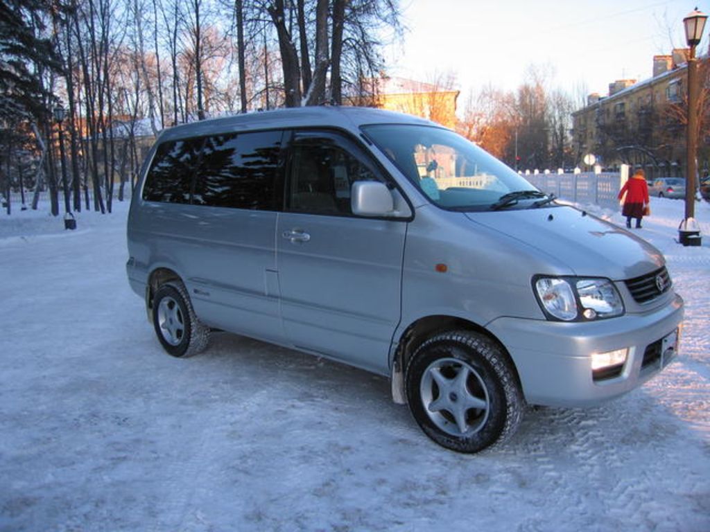 2000 Toyota Lite Ace Noah