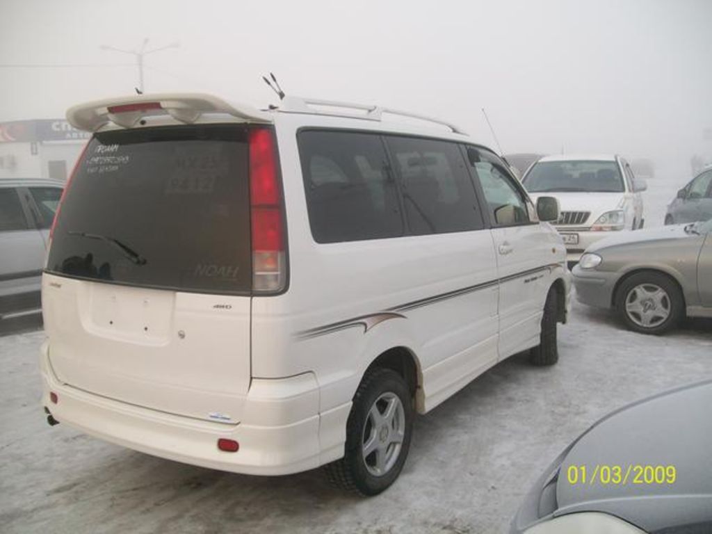 2000 Toyota Lite Ace Noah