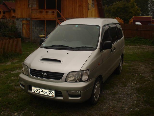 2000 Toyota Lite Ace Noah