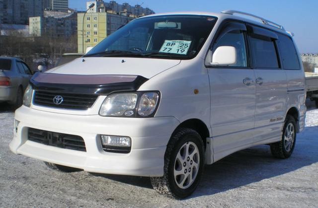 2000 Toyota Lite Ace Noah