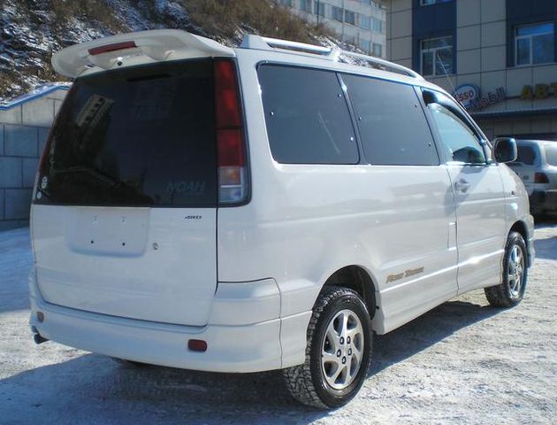 2000 Toyota Lite Ace Noah