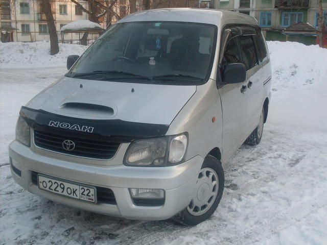 2000 Toyota Lite Ace Noah