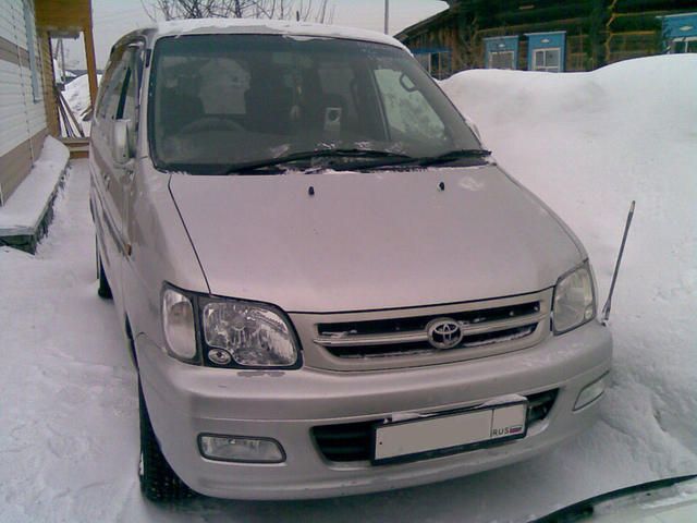 2000 Toyota Lite Ace Noah