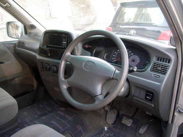 2000 Toyota Lite Ace Noah