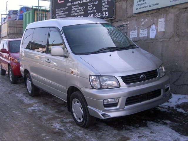 2000 Toyota Lite Ace Noah