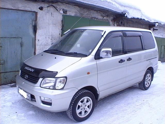 2000 Toyota Lite Ace Noah