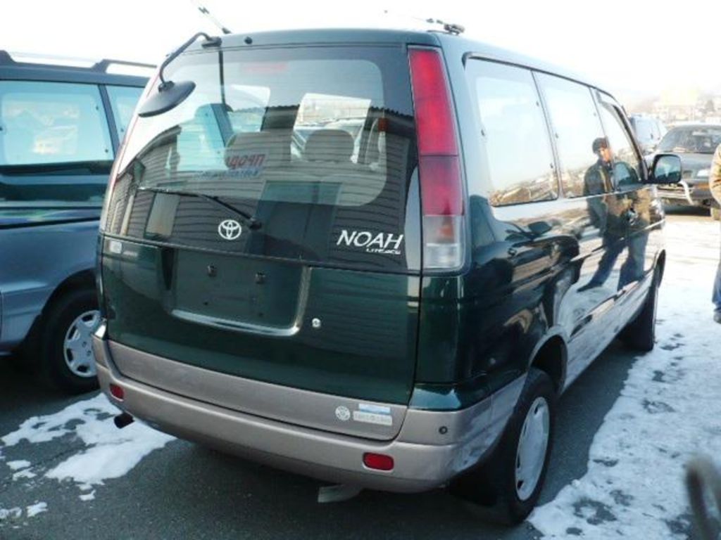 2000 Toyota Lite Ace Noah