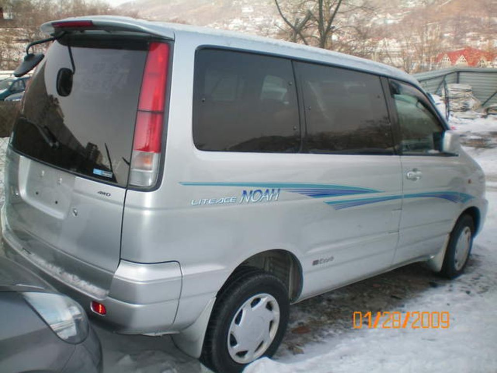 2000 Toyota Lite Ace Noah